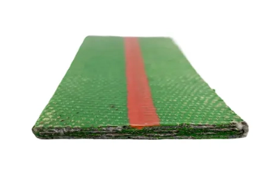 Quais são as vantagens das correias planas em comparação com as correias em V?